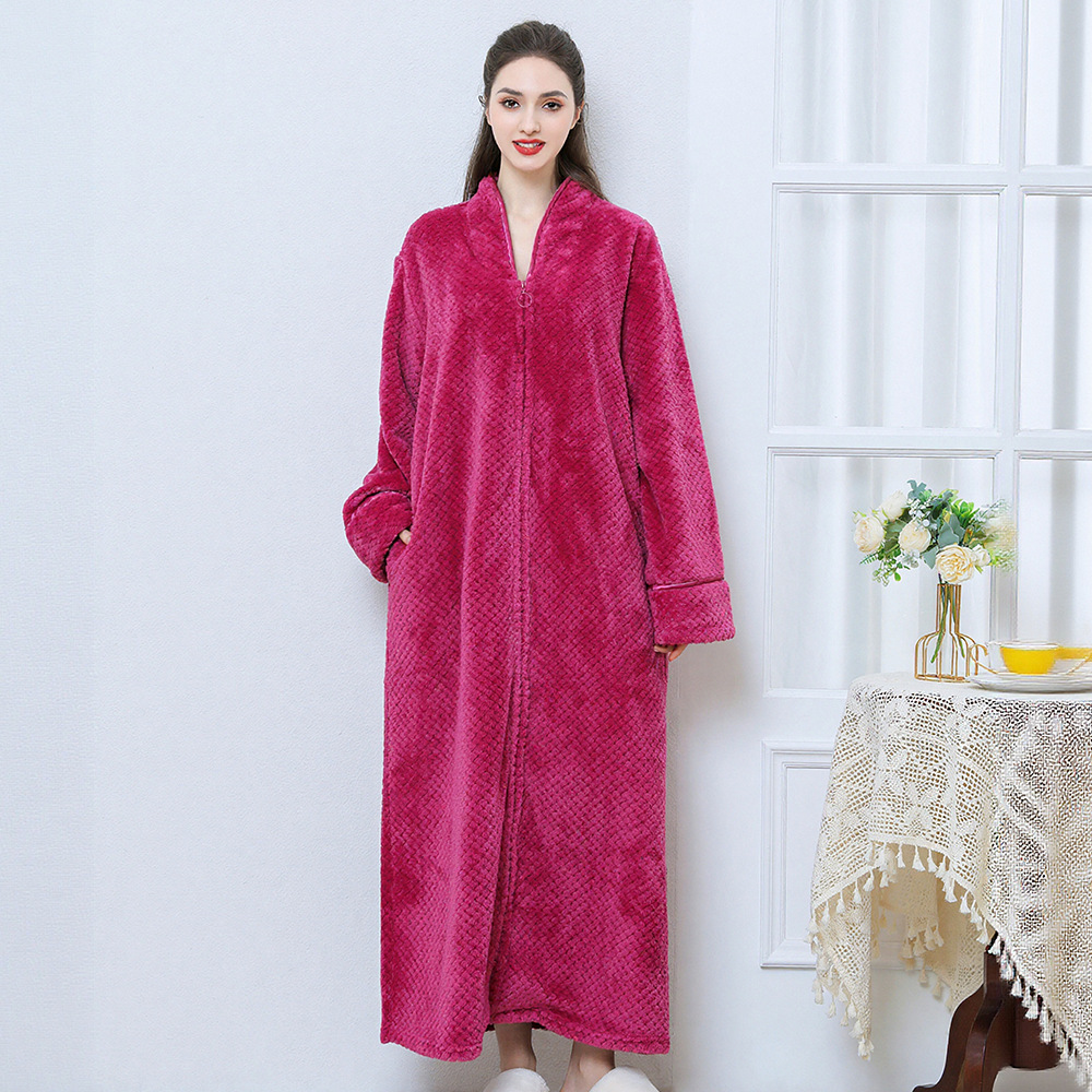 Bata de franela en stock, de invierno, de forro polar coral grueso, de manga larga, talla grande, exclusivamente para ventas transfronterizas, camisón con capucha al por mayor de fábrica.