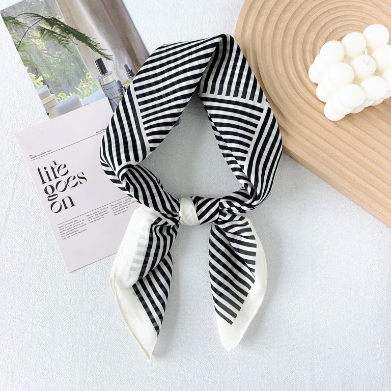 Bufanda cuadrada pequeña a rayas francesas en blanco y negro, bufanda de seda, estilo fino de primavera y verano femenino, temperamento de seda, moda literaria, camisa a juego, traje