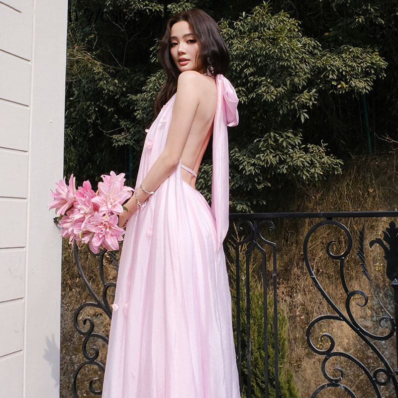 Colgar el cuello Fairy Qi túnica de la mañana 2026 nueva moda de niñas sin mangas pétalos rosa simple vestido de compromiso de moda