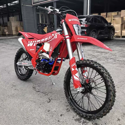 Kross motosiklet mühərrikləri with four-stroke engine, water-cooled