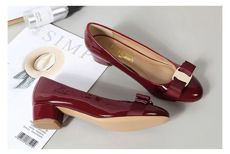 빨간색 두꺼운 뒤꿈치