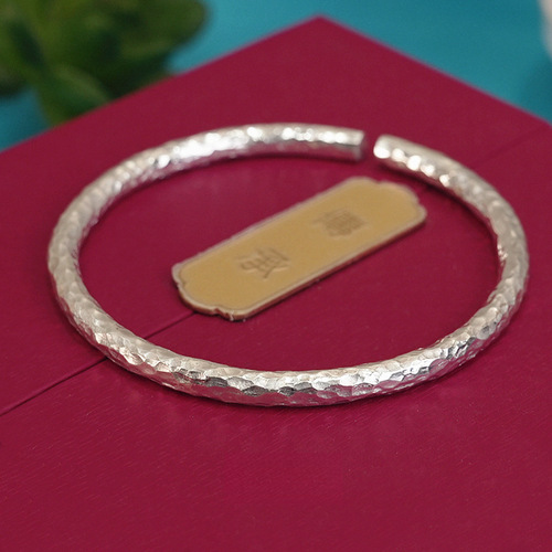 999 foot silver handmade silver hammer pattern bracelet, exquisite and simple super flash Yunnan snowflake silver bracelet solid pure circle