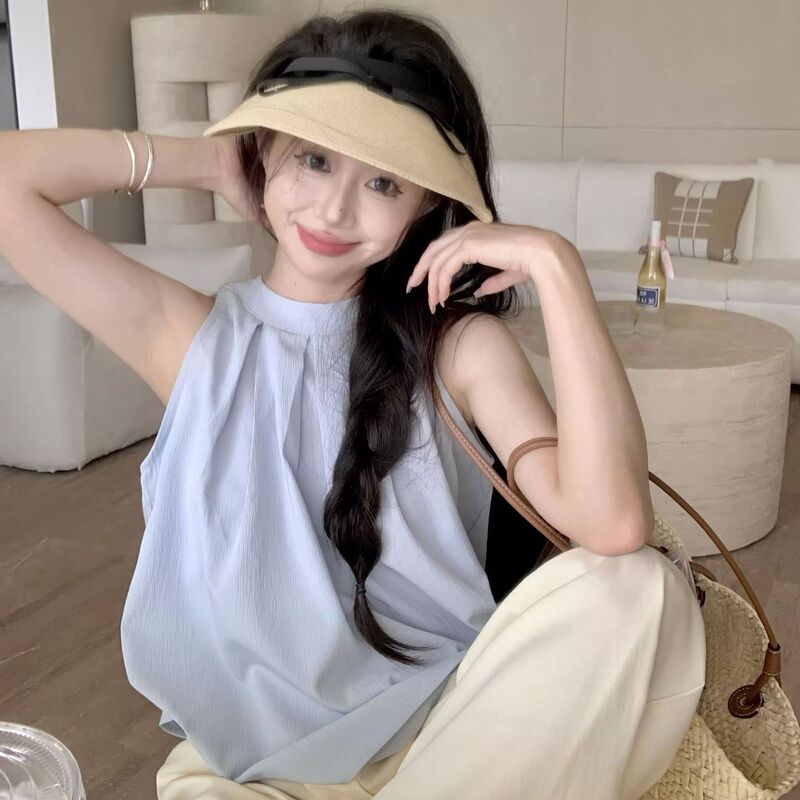 2026 Summer New Sweet Style Sleeveless Halter Neck Shirt for Women, Designed with Pleats, Loose Fit, Slimming and Elegant Top 2026 Summer New Sweet Style Sleeveless Halter Neck Shirt for Women, Designed with Pleats, Loose Fit, Slimming and Elegant Top