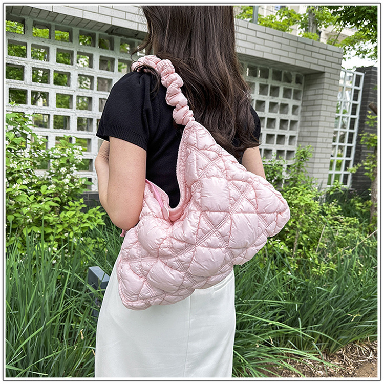 Wandering Cloud Bag Bubble Pleated Shoulder Crossbody Bag Handbag_voghion.com