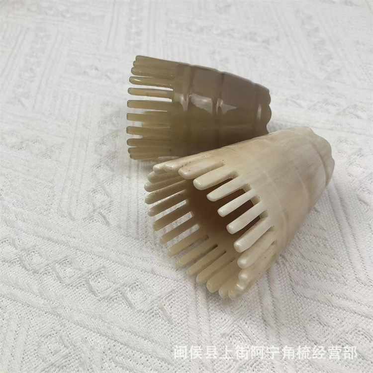 Natural Horn Comb Short Massage Comb with Gua Sha Comb Head Therapy Tool Under 10cm overview