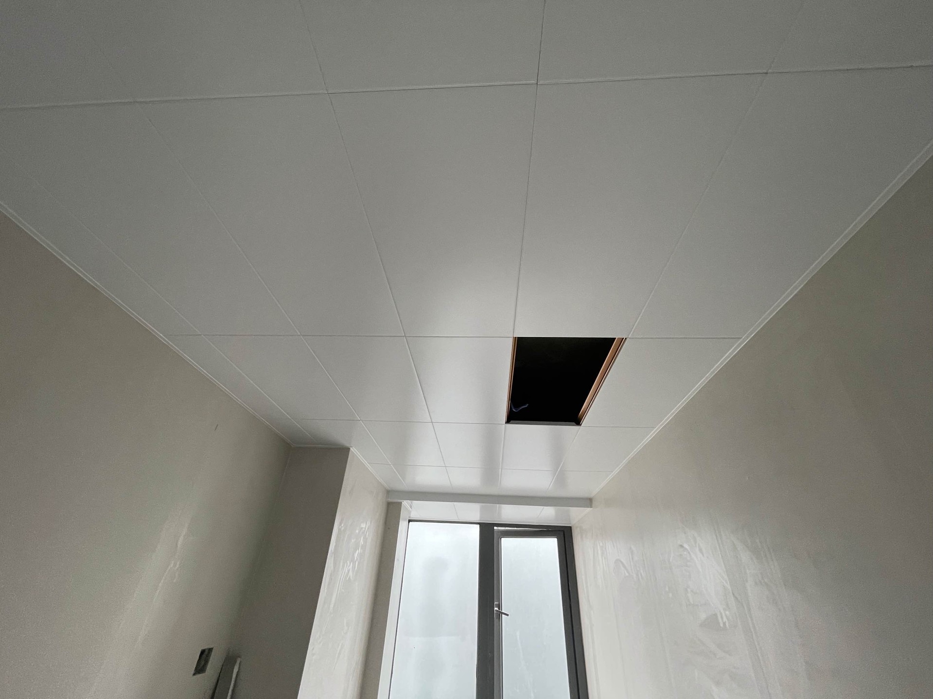 极窄边线+窄边哑白