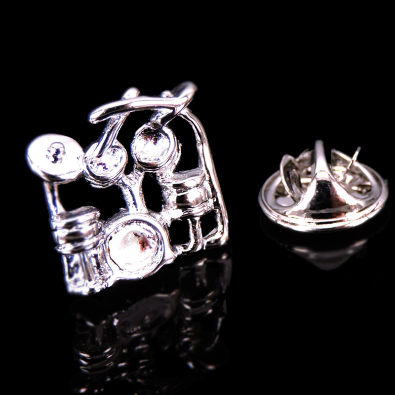 Elegant Geometric Metal Plating Unisex Brooches display picture 5