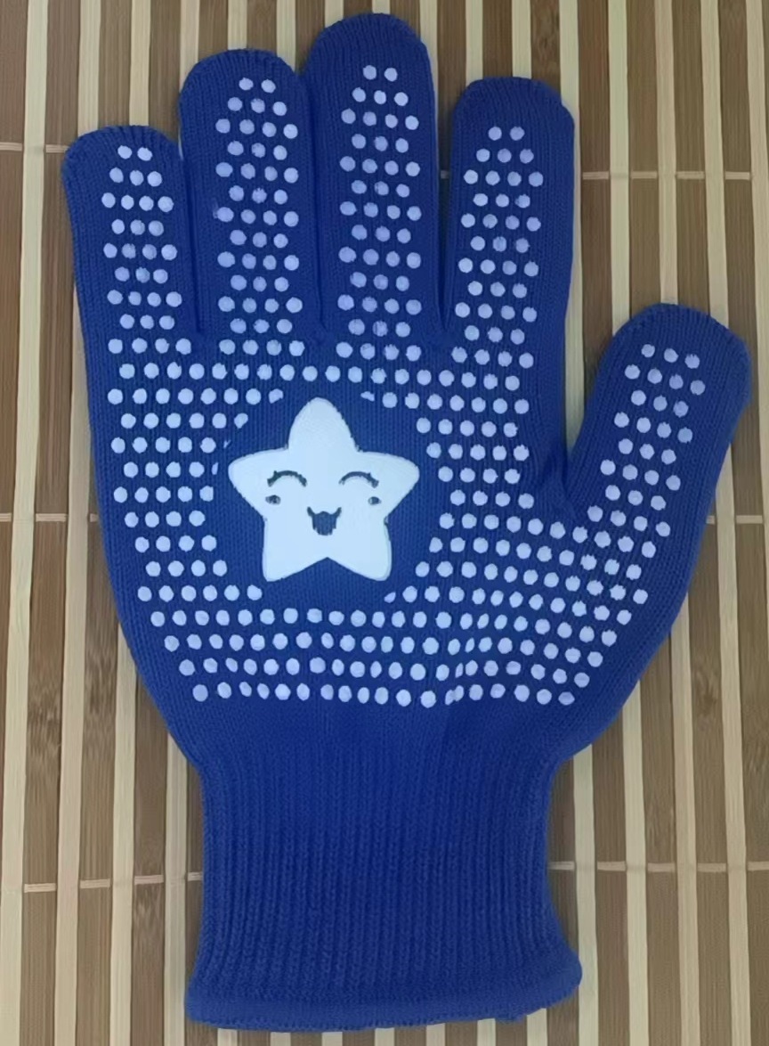 Un par de dispensadores de nylon azul para niños de 4 a 8 años