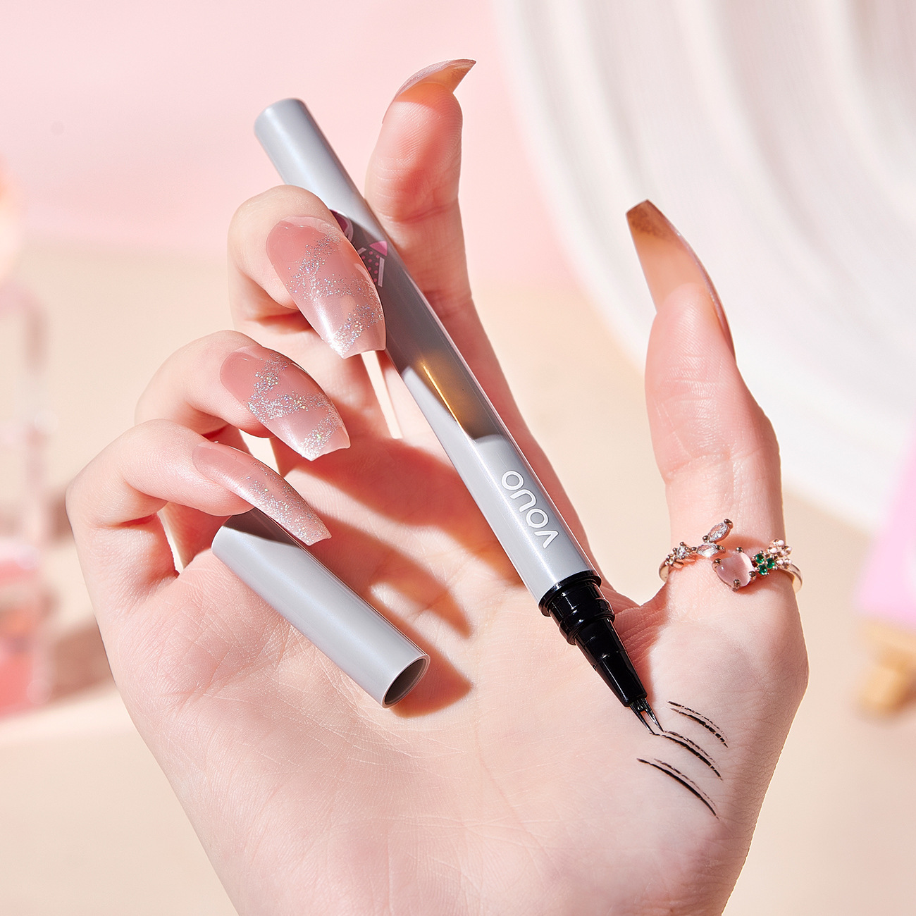 VOUO double-claw eyeliner fork lower eyelashes double-headed lying silkworm Pen Waterproof non-blooming quick-drying ultra-fine eyeliner pen
