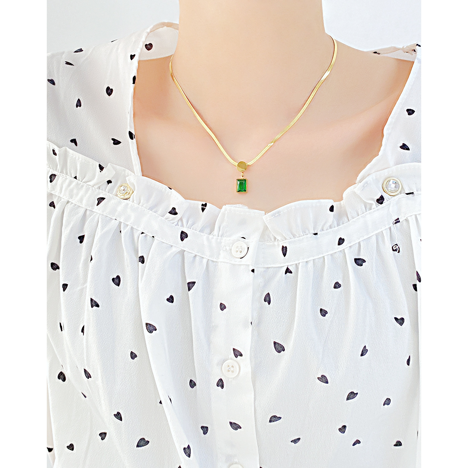 OPK饰品欧美热销复古风不锈钢祖母绿方形锆石吊坠钛钢蛇骨链项链