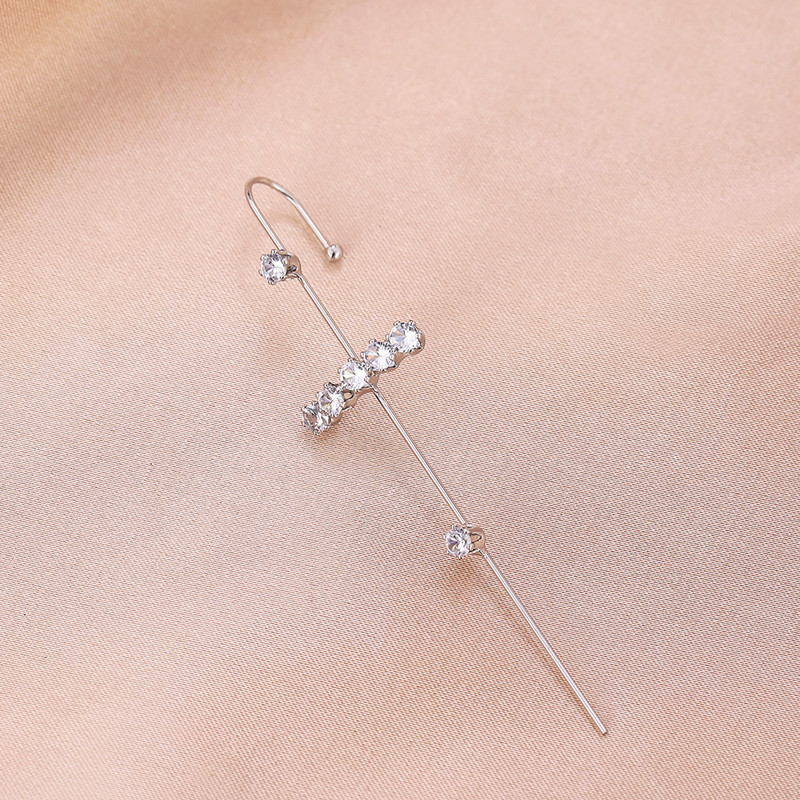 Nuevo estilo europeo y americano estilo frío diamante incrustado gancho para la oreja personalizado piercing oreja pin hembra rayo hoja oreja clip oblicua línea oreja espárragos