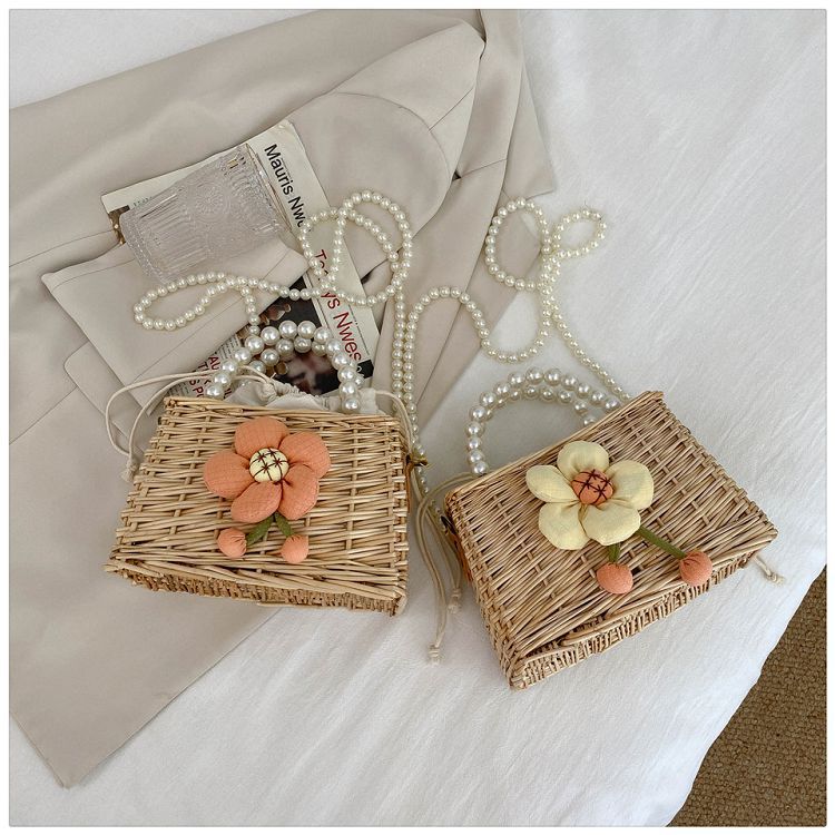 Fashion Solid Color Square String Straw Bag display picture 1