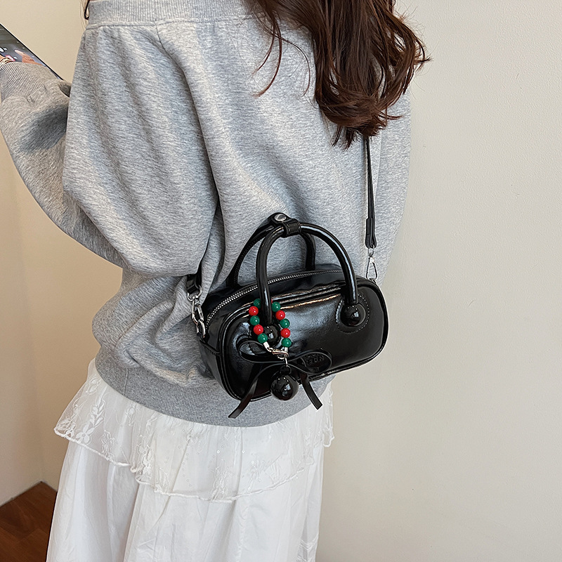 Bolsa de almohada portátil de alta moda versátil para mujeres 2025 nuevo estilo extranjero simple ocio de hombro pequeño bolso de hombro