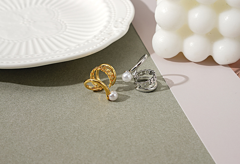 Korean Fashion Niche Copper Pearl Ear Clip Wholesale display picture 3