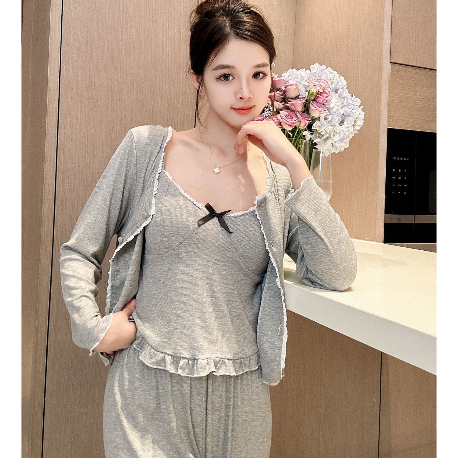 春秋季新款睡衣女莫代尔三件套高级感长袖长裤居家服小香风带胸垫