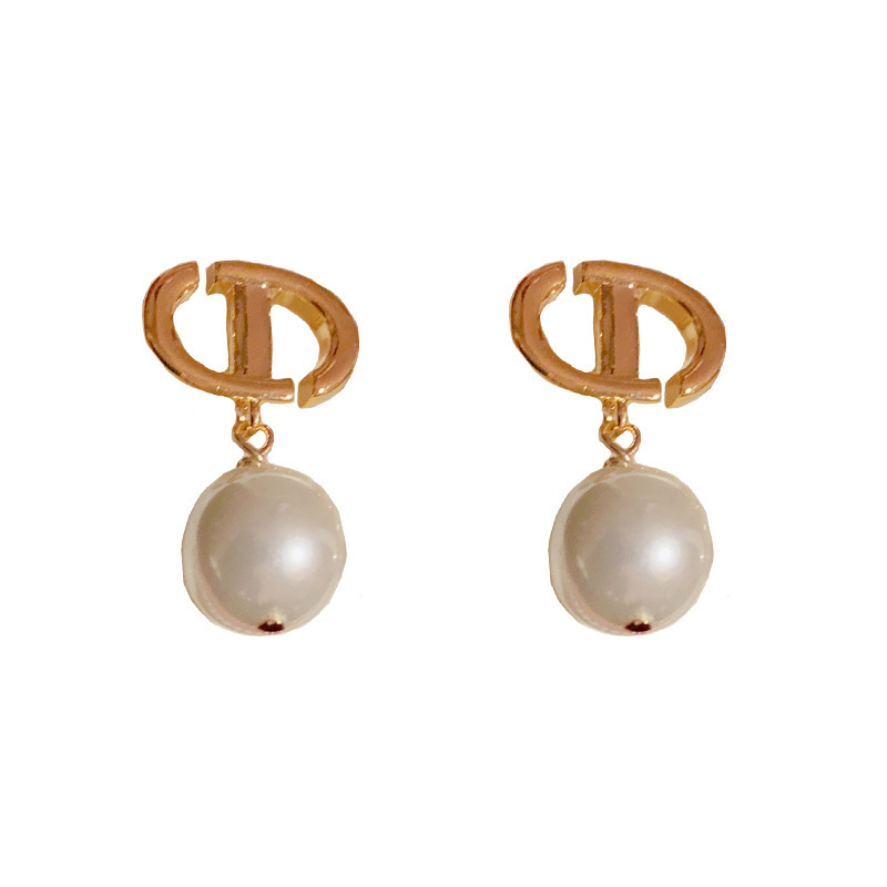 Estilo coreano elegante simple letra de metal aretes de perlas hembra Red personalidad roja Luz de lujo Socialite s925 pendientes de plata hembra