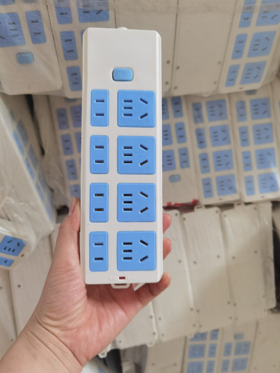 纯铜28孔家用带线插座