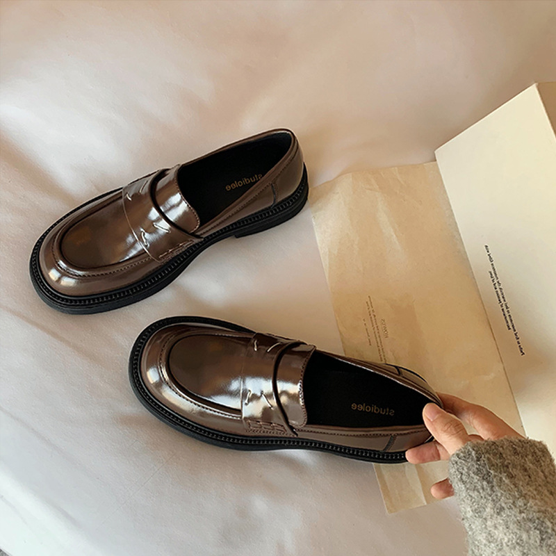 Uva mamá primavera nuevo británico retro punta redonda plataforma mocasines pequeños zapatos de cuero zapatos de una sola capa para las mujeres