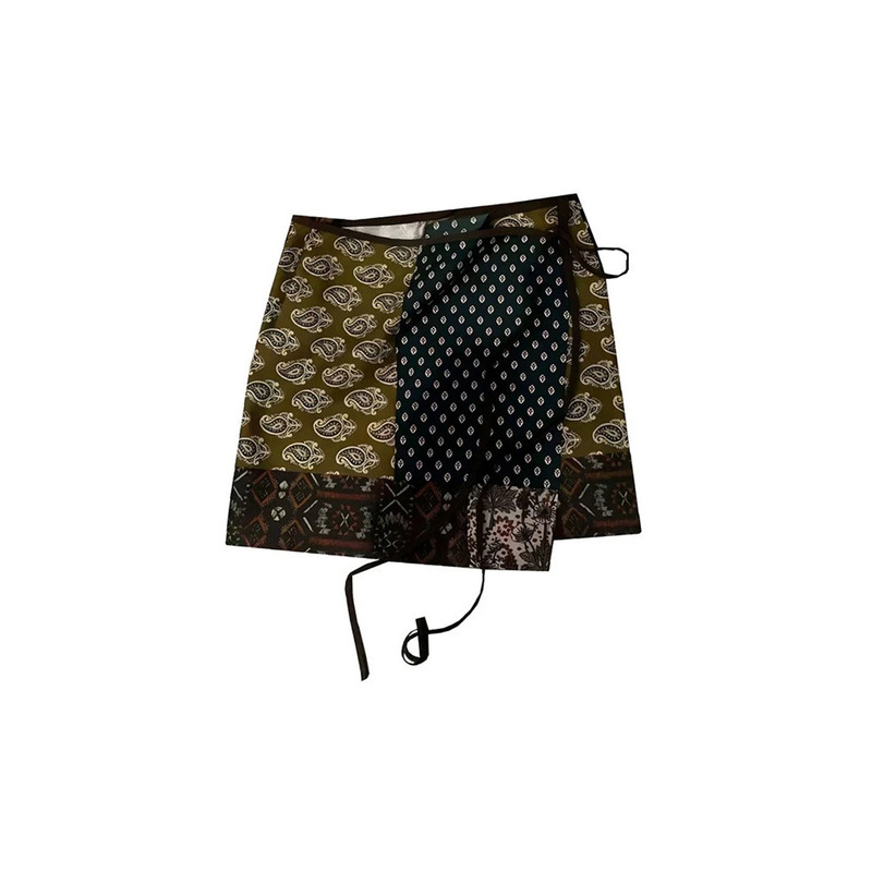 Pair It with Jeans for a Layered, High-End Look That Covers the Buttocks and Waist, Featuring an Irregular Paisley Pattern Half-Skirt Pair It with Jeans for a Layered, High-End Look That Covers the Buttocks and Waist, Featuring an Irregular Paisley Pattern Half-Skirt