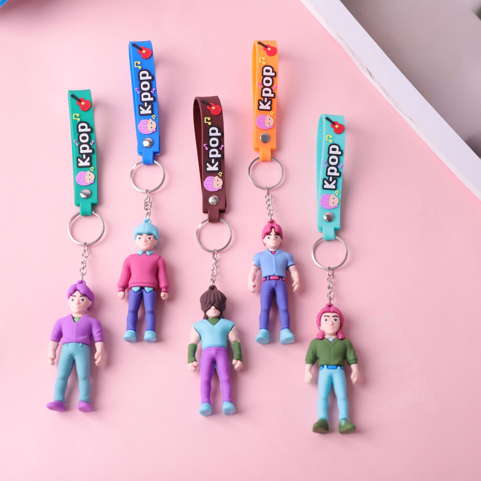 Transfronterizo nuevo grupo de caza de brujas colgantes de llaves PVC colgantes de goteo de pegamento bidimensional mochila KPOP adornos al por mayor