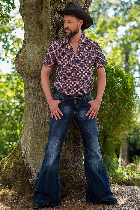 Pantalones acampanados casuales de los hombres europeos y americanos pantalones vaqueros juveniles