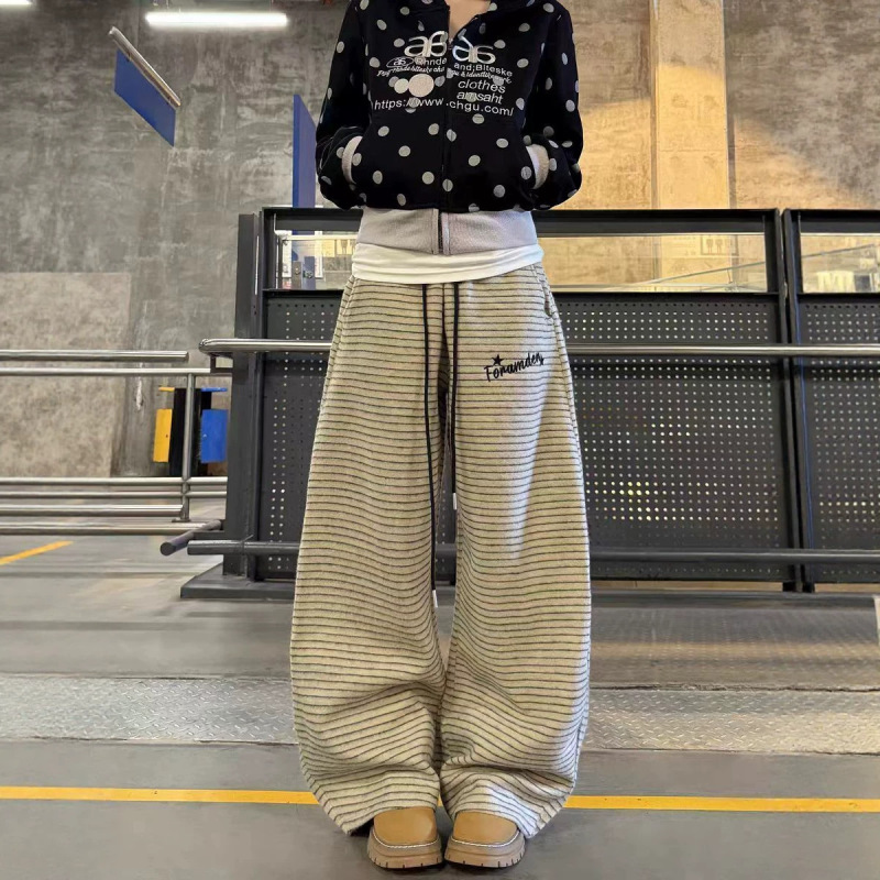 American retro striped sports pants for women, 2026 autumn and winter new style, high-waisted, casual, fashionable, versatile, loose wide-leg trousers American retro striped sports pants for women, 2026 autumn and winter new style, high-waisted, casual, fashionable, versatile, loose wide-leg trousers