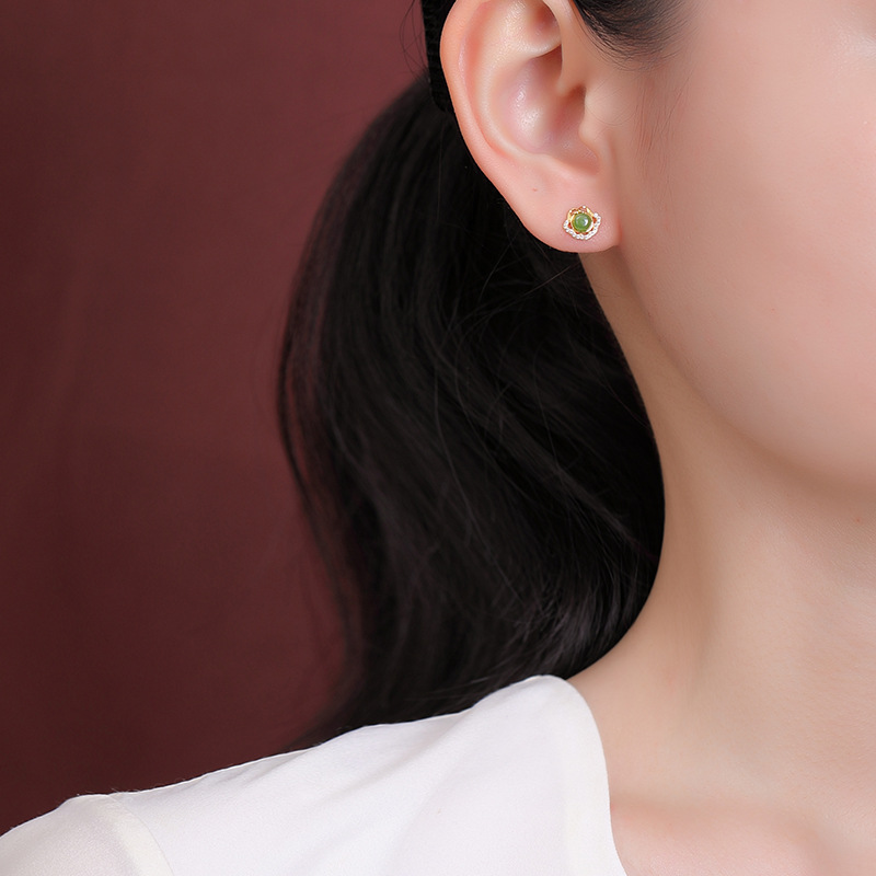 Bông tai bạc S925 mạ vàng đính ngọc bích phong cách Trung Hoa cổ điển họa tiết Ruyi rỗng — Kiểu màu bạc, Kiểu màu vàng