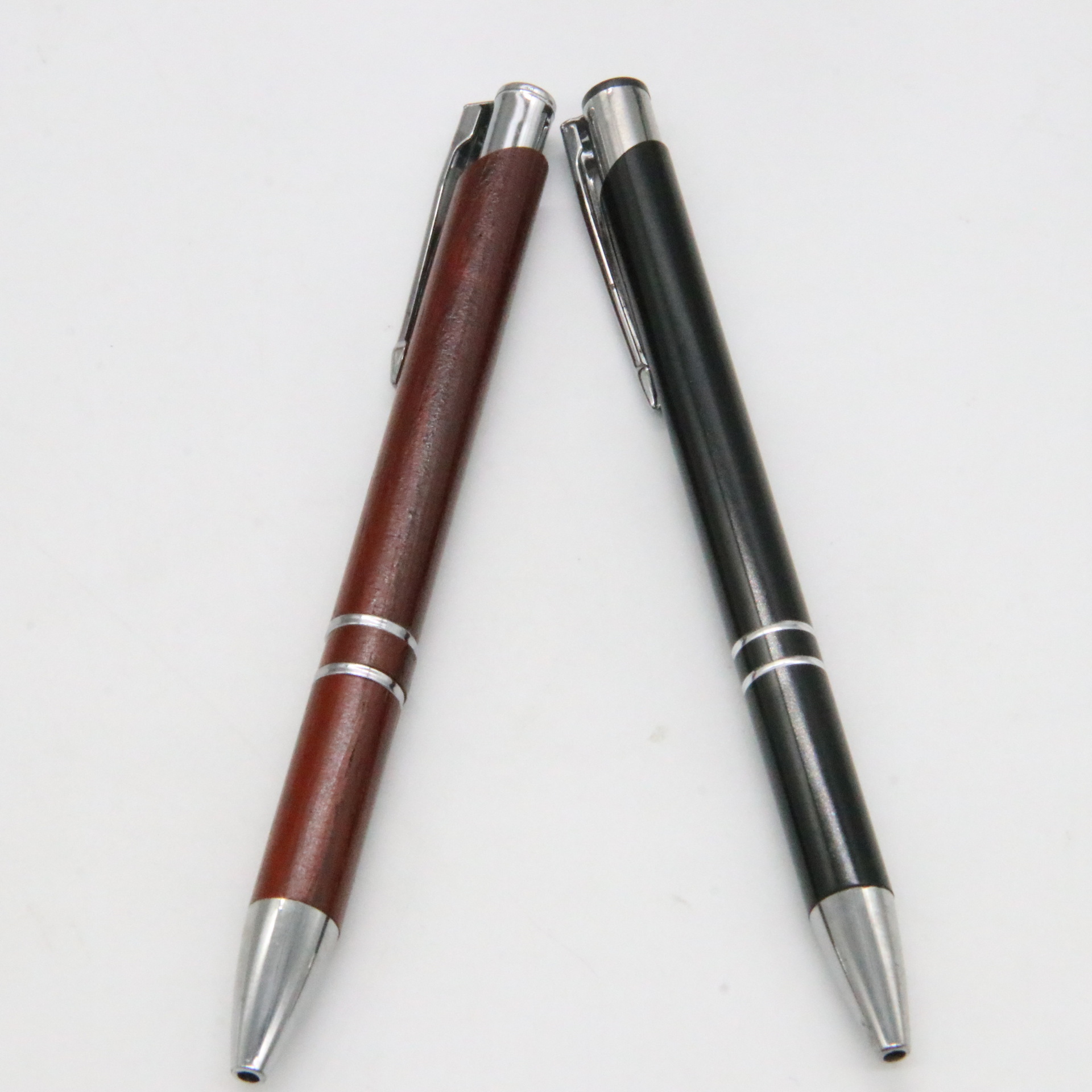 Bolígrafo de metal Bullet 1,0 fábrica de recarga al por mayor logotipo láser bolígrafo pluma de metal pluma de la firma