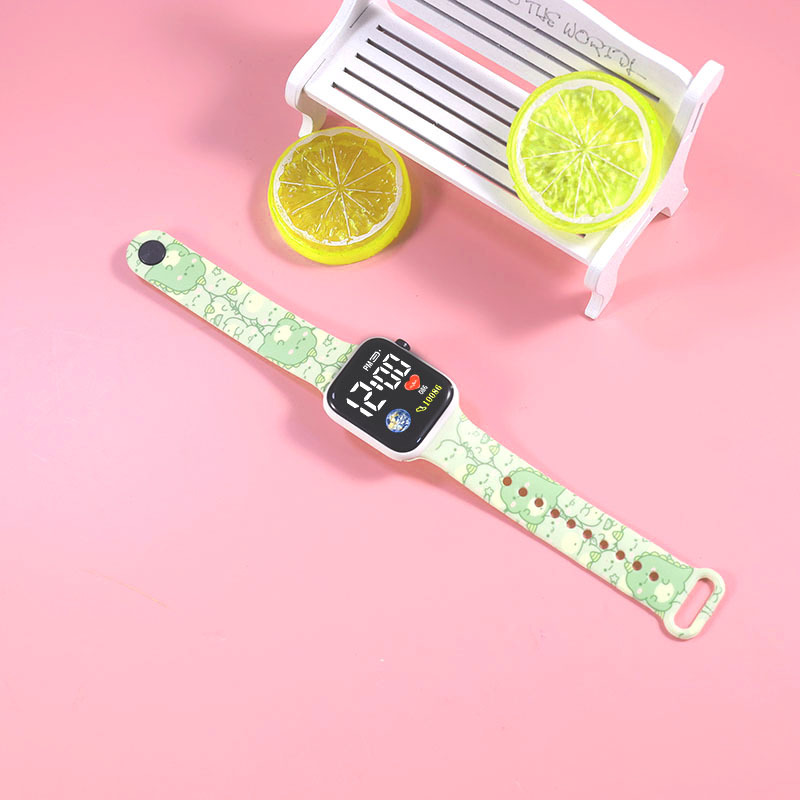 Comercio exterior cool color dibujos animados LED relojes electrónicos de moda lindos cuadráticos parejas estudiantes relojes de botón en stock