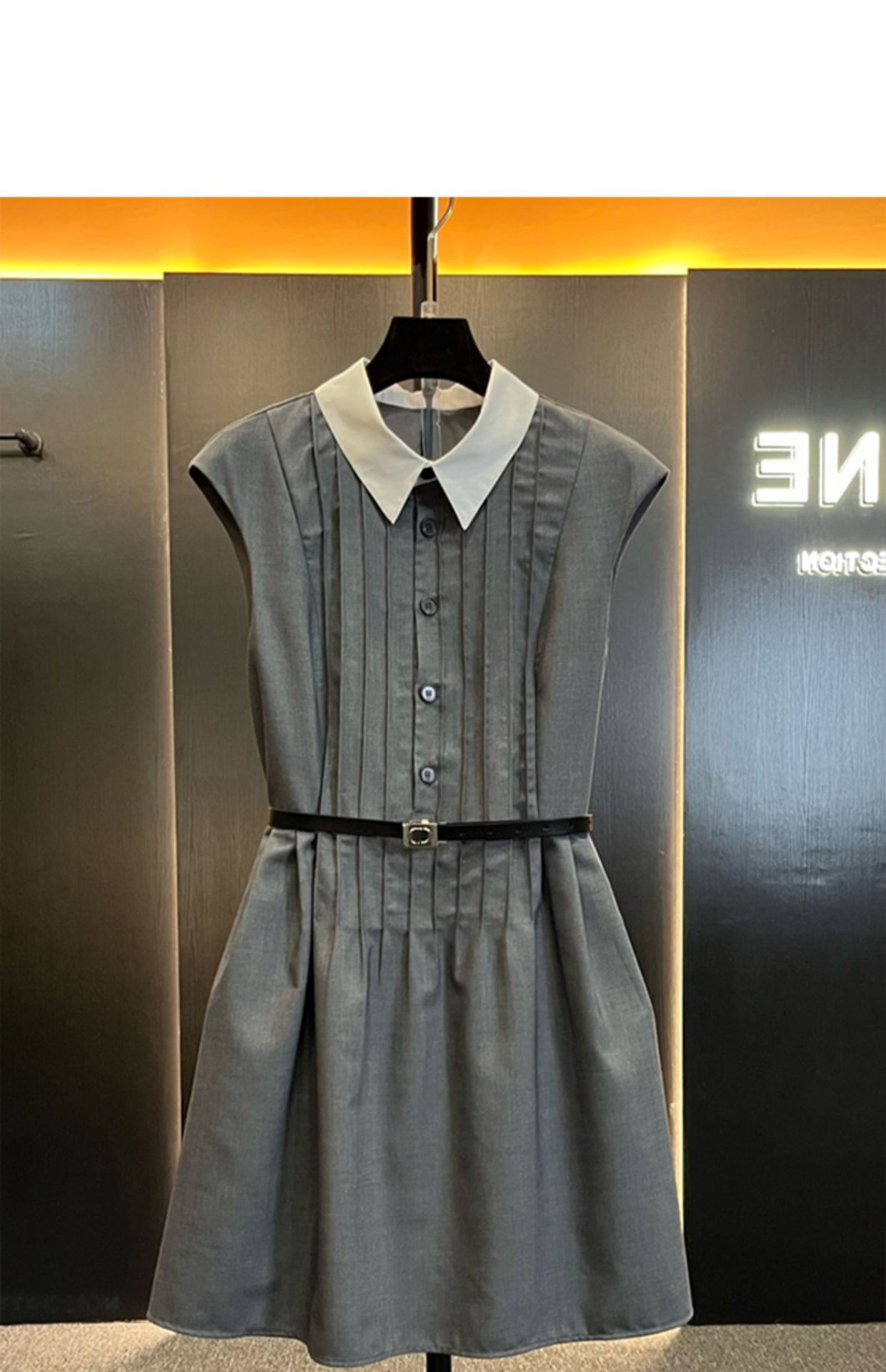 Váy liền thắt lưng cổ polo không tay dáng midi chất liệu cotton phối thắt lưng — Màu xám chi tiết 2