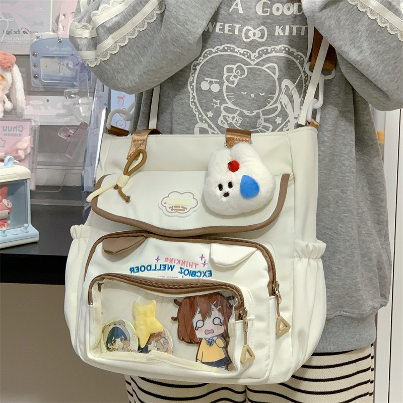 수업료 가방 화이트 + 펜던트 + 원형 뱃지 3개 + 핑크 별 1개