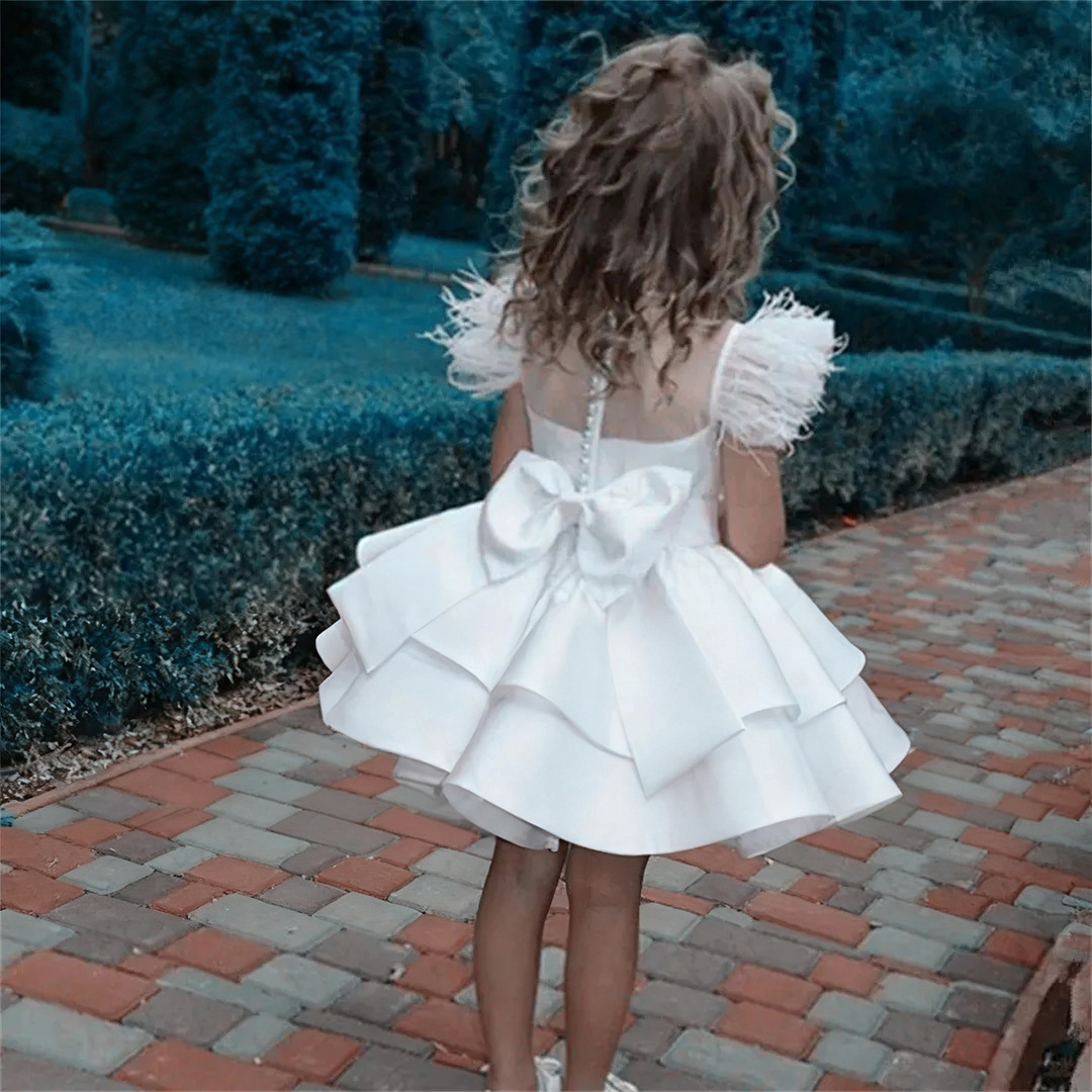 Nuovo vestitino corto da bambina in stile francese con maniche a volant, perfetto per matrimoni, damigelle d'onore e compleanni._voghion.com