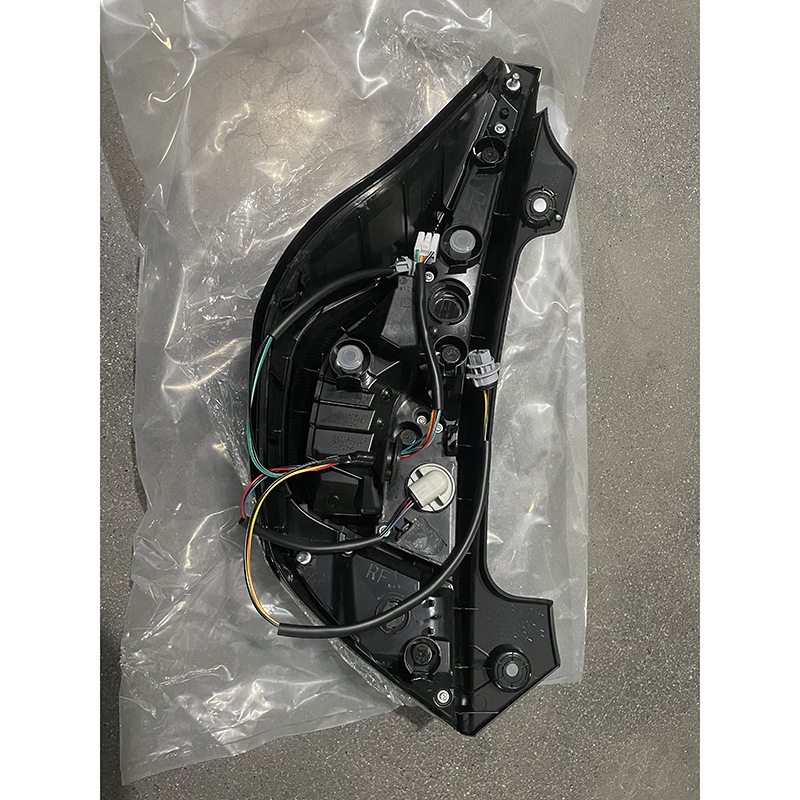 Cross-Border Hot-Selling Model Suitable for Toyota Prius C 2015-2017 Priusc Taillight 81561-52D11