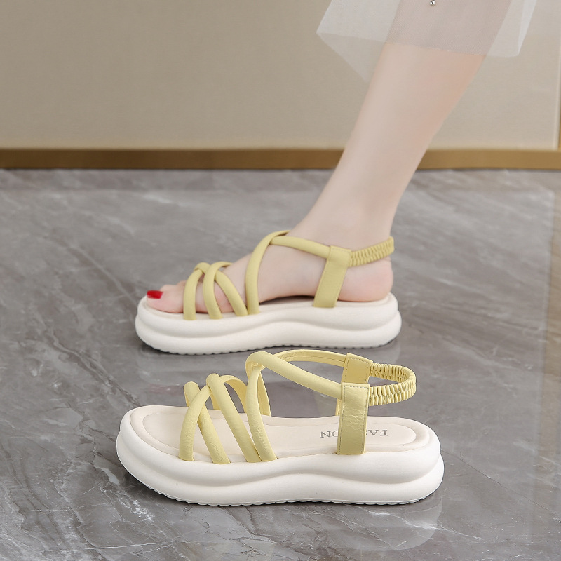 Sandalias romanas para mujeres 2026 nueva moda de verano con falda temperamento suela gruesa altura zapatos de playa de playa