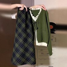 绿色假两件针织毛衣套装连衣裙子女秋冬季小个子韩系穿搭格纹长裙