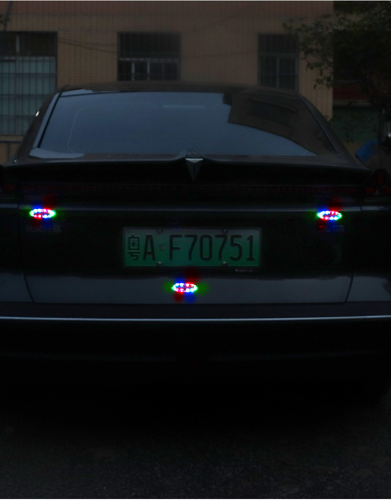 Motorcycle solar warning flash light electric car anti-chase tail light flash wiring-free car breathing tail light