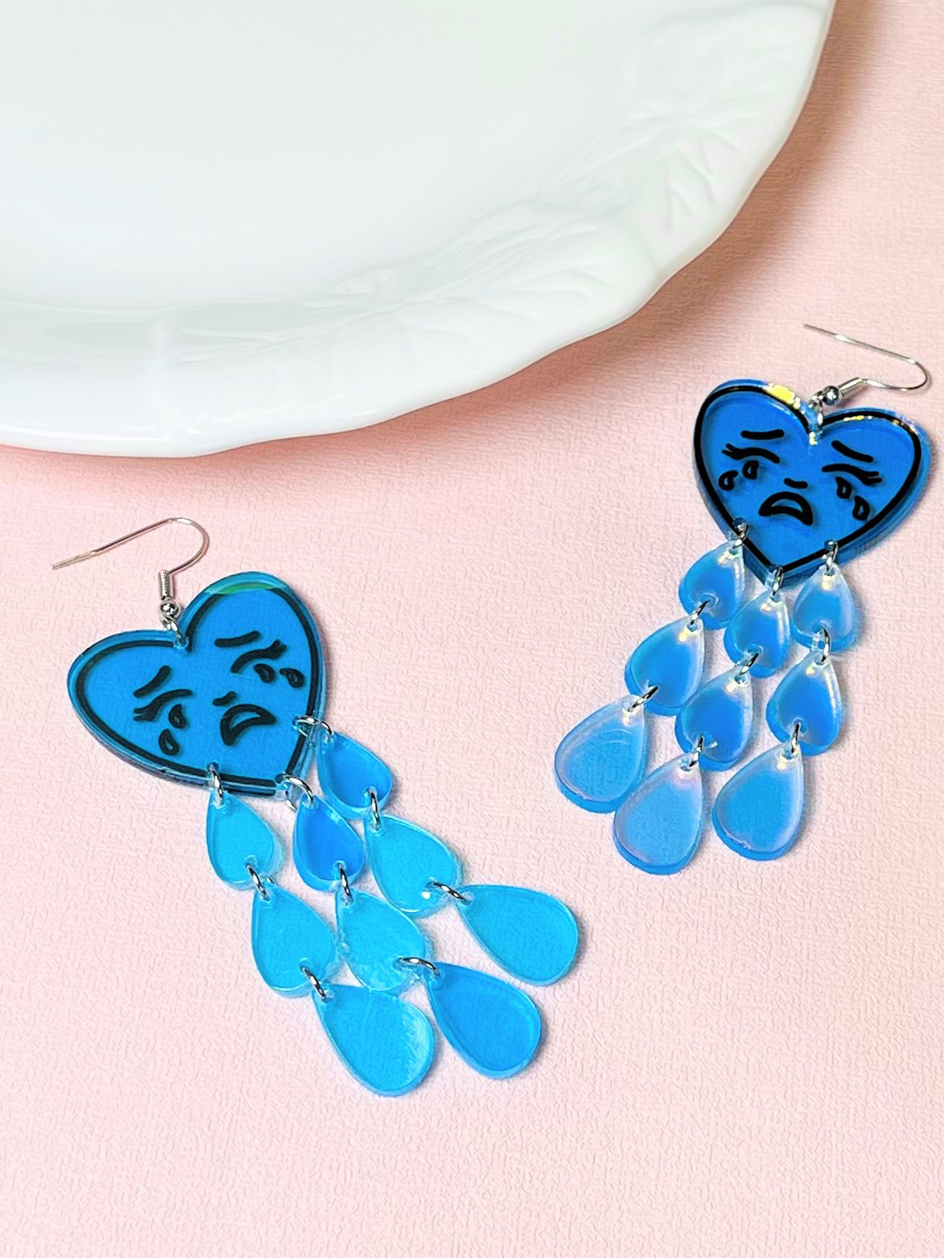 1 Par Retro Estilo Clásico Gotitas De Agua Forma De Corazón Arílico Pendientes De Gota display picture 2