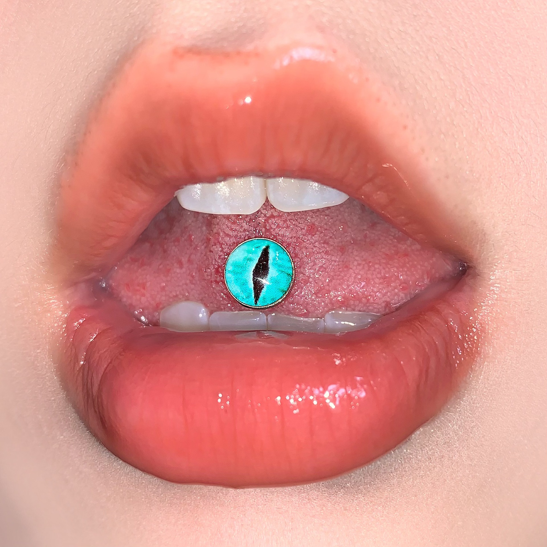 Pointed labret stud close-up product detail
