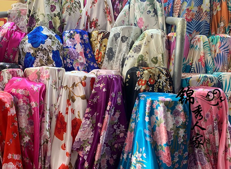 tela de seda impresa de flores tela de seda ropa antigua tela de prenda de ropa china tela de impresión de flores de plantas DIY