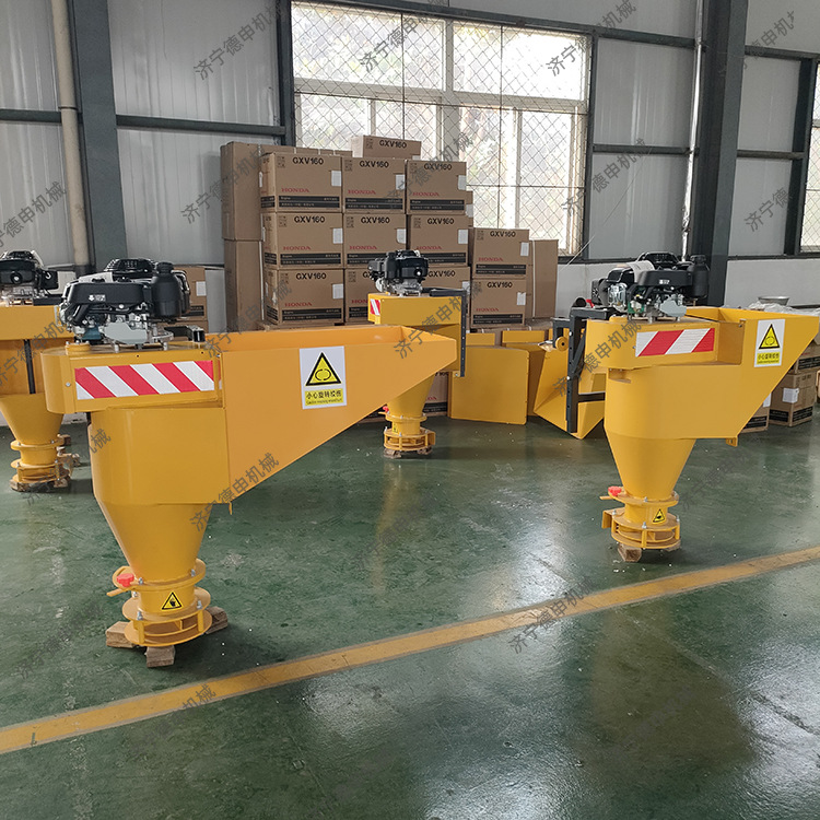 冬季公路小区可调除雪设备 四冲程汽油道路养护设备 融雪撒盐机