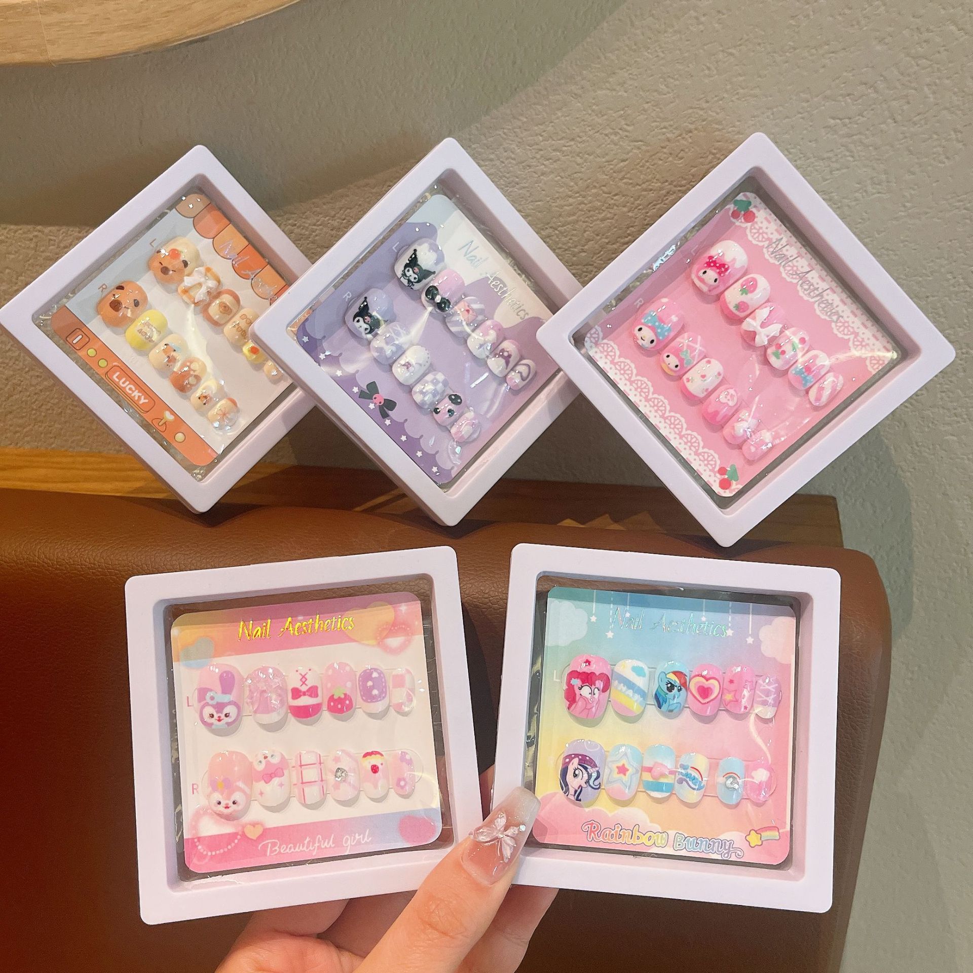 Nuevo pegatina de uñas para niños Pequeño Maculome vestir dibujos animados de uñas niñas lindas piezas de uñas productos terminados