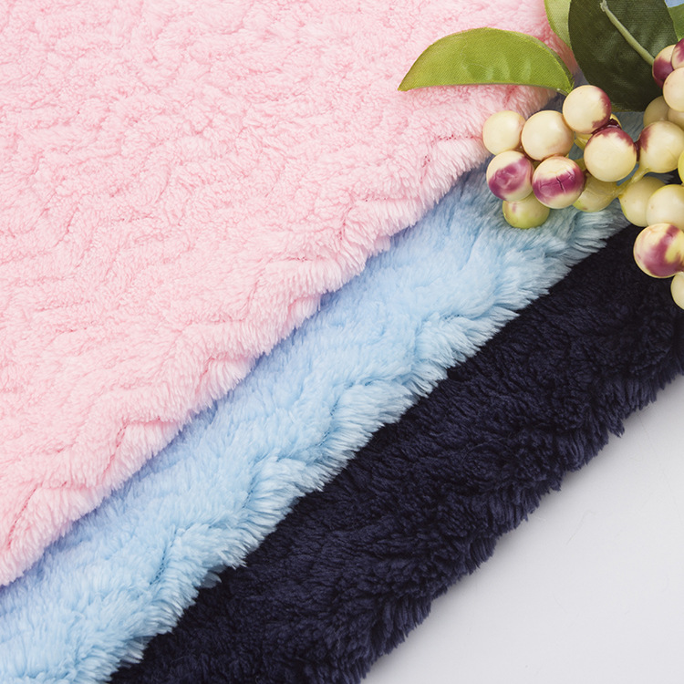 法兰绒提花波浪纹珊瑚绒针织法兰绒家纺玩具服装靠垫面料现货供应