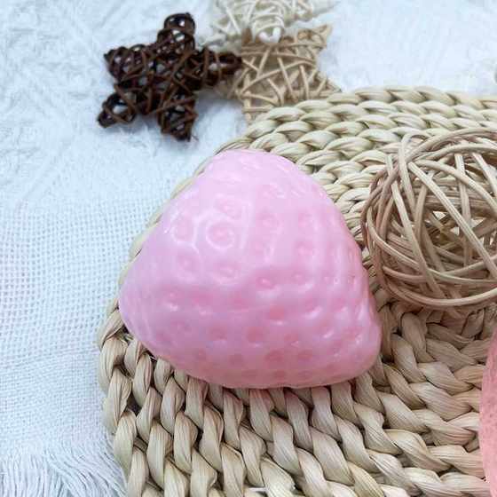 Little Red Riding Book Explosions A Big Strawberry Food Play Simulation Large Pinch Le Super Soft Mud Sense High Color Value Fruit Toy