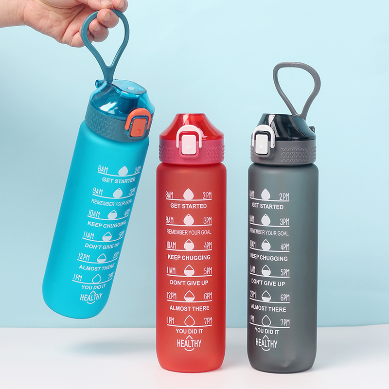 1000ml taza de agua de gran capacidad con mango boca recta cubierta elástica espacio taza de plástico taza de agua deportes al aire libre taza de agua al por mayor