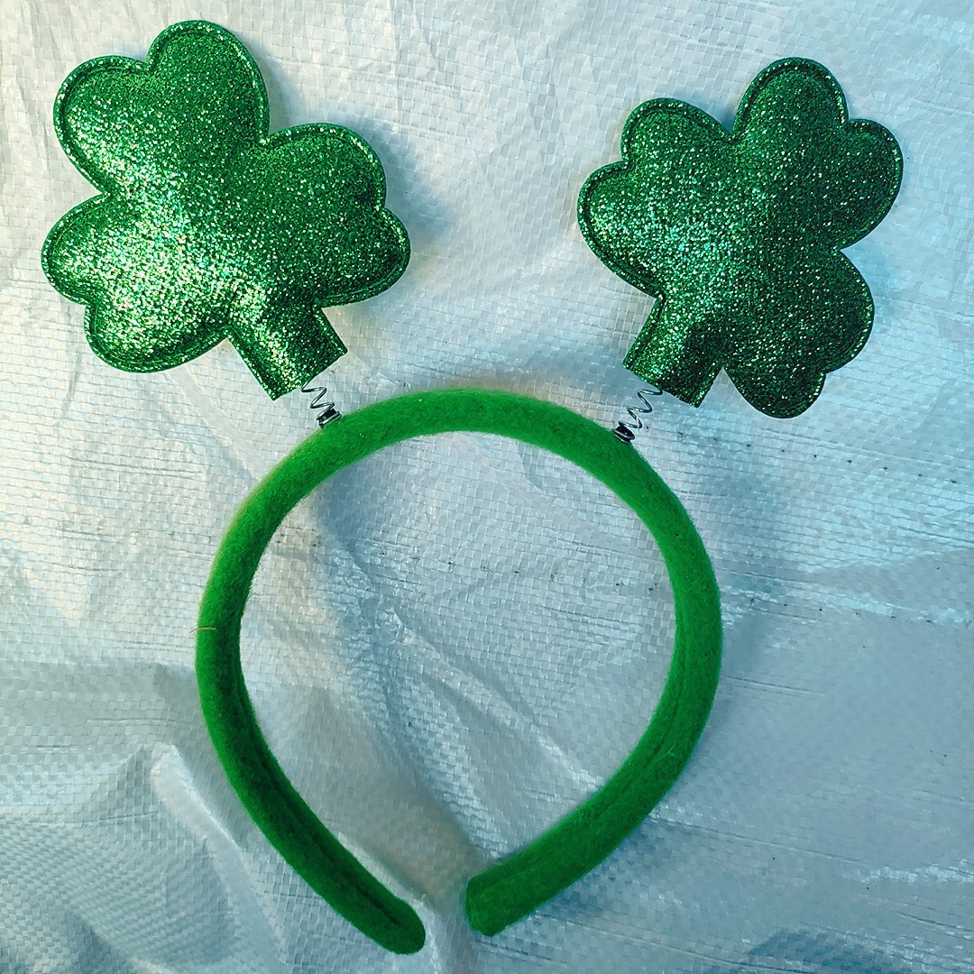 En stock irlandés Festival diadema St. Patrick trébol sombrero diadema cabeza hebilla lentejuelas arco diadema