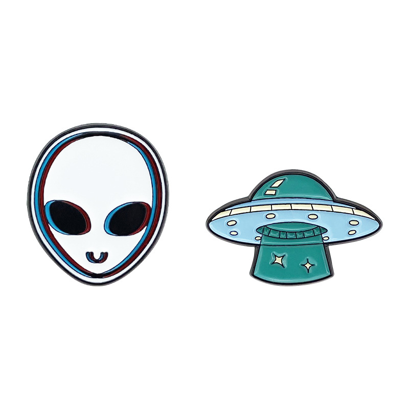 New Creative Cartoon Et and Spaceship Paint Brooch Clothing Bag Metal Accessories Special Lapel Pin Gift