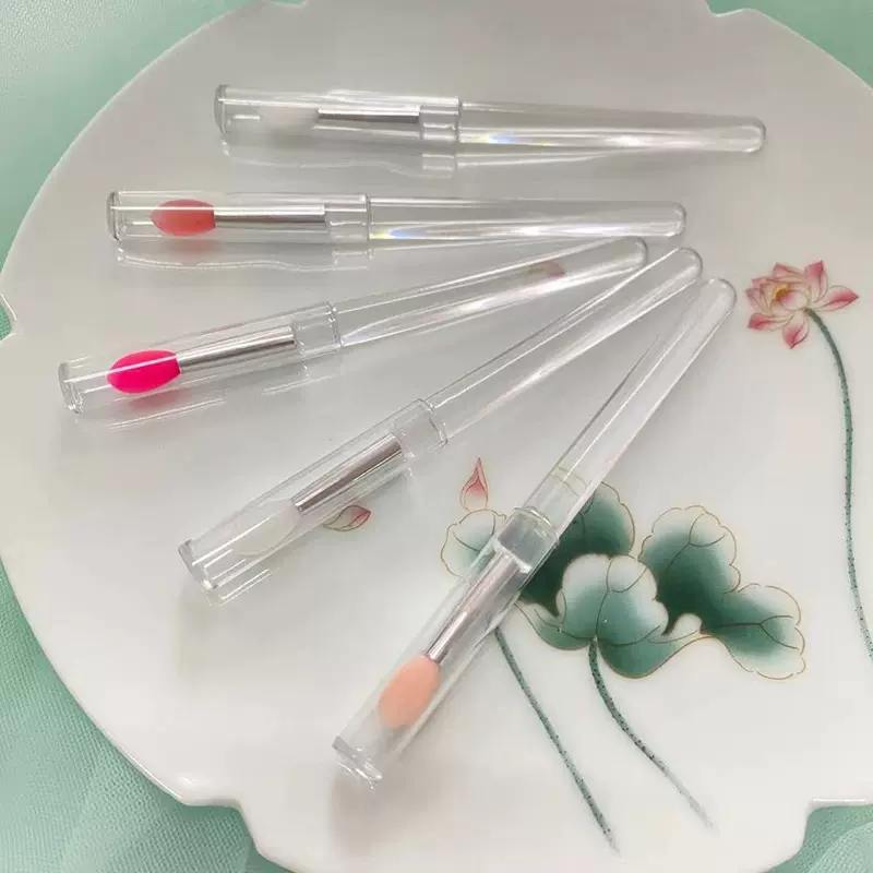 带盖硅胶唇刷化妆刷唇膜棒卫生方便携带多色现货嫩唇保湿保湿嫩唇