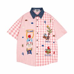 日本の趣味のアニメの刺繍のデニムは色の格子の半袖のシャツの男女のゆったりしている上着の潮にぶつかります。