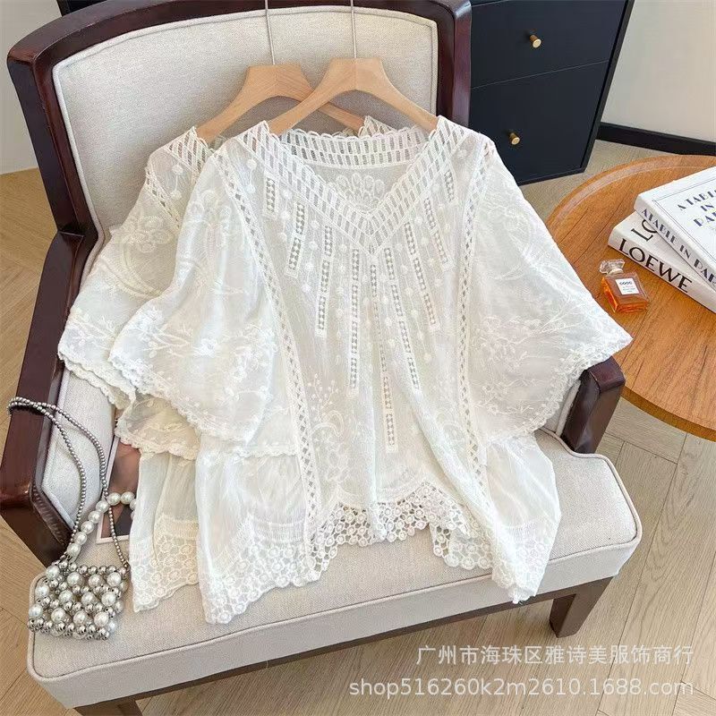 New Stylish Versatile Exquisite Embroidered Hollow Knit Sweater for Women with Trendy Batwing Sleeves Loose Pullover Top New Stylish Versatile Exquisite Embroidered Hollow Knit Sweater for Women with Trendy Batwing Sleeves Loose Pullover Top
