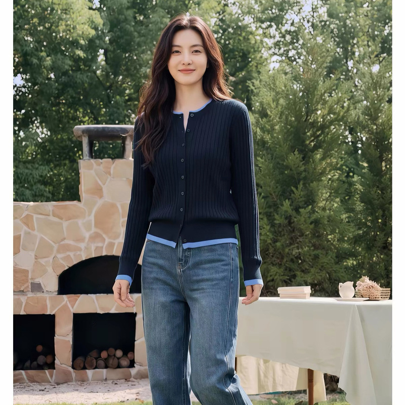Two-tone cable knit faux two-piece woolen cardigan for women, new autumn round-neck twisted slim-fit top jacket Two-tone cable knit faux two-piece woolen cardigan for women, new autumn round-neck twisted slim-fit top jacket